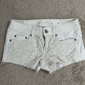Size 4 American Eagle Cream Stretch Jean Shorts